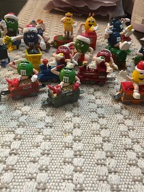 M&M'S Assorted Character Train Playset - Red Green Blue Yellow